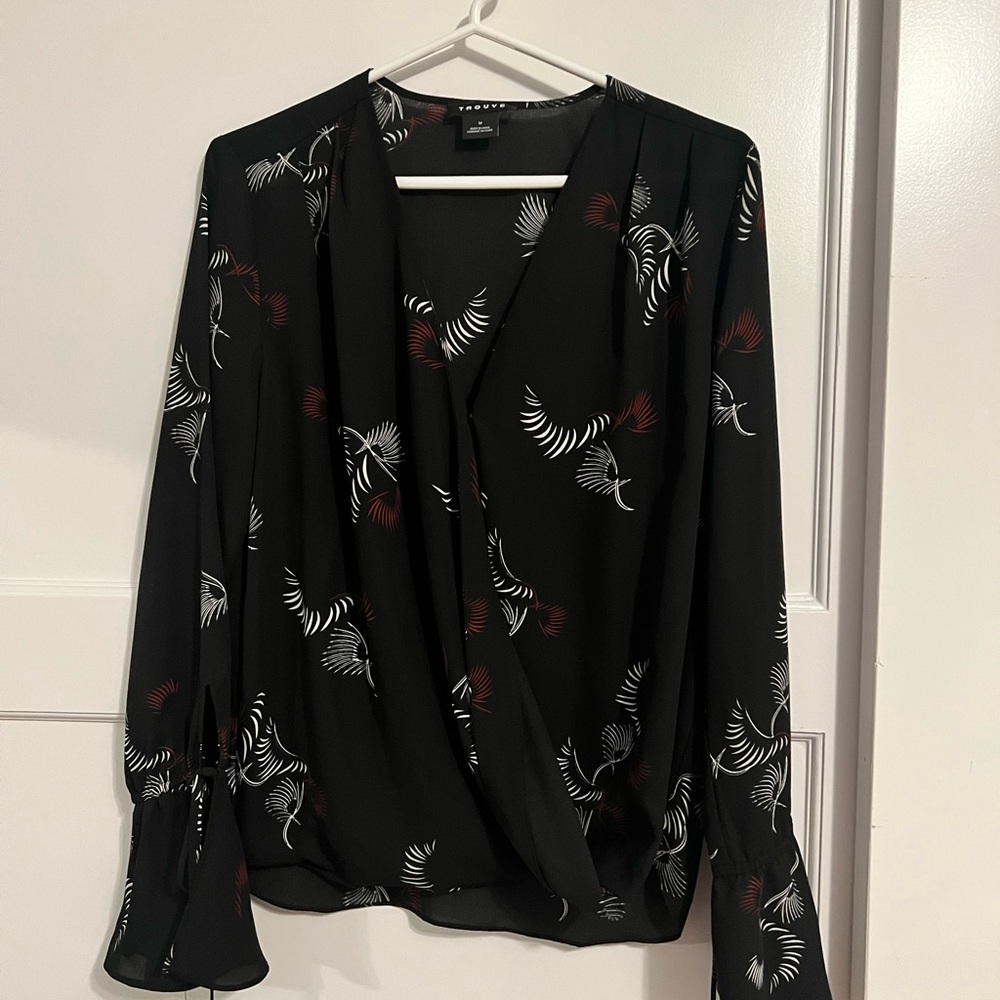 Nordstroms TROUVÉ Black Long Sleeve Crane Blouse Size M